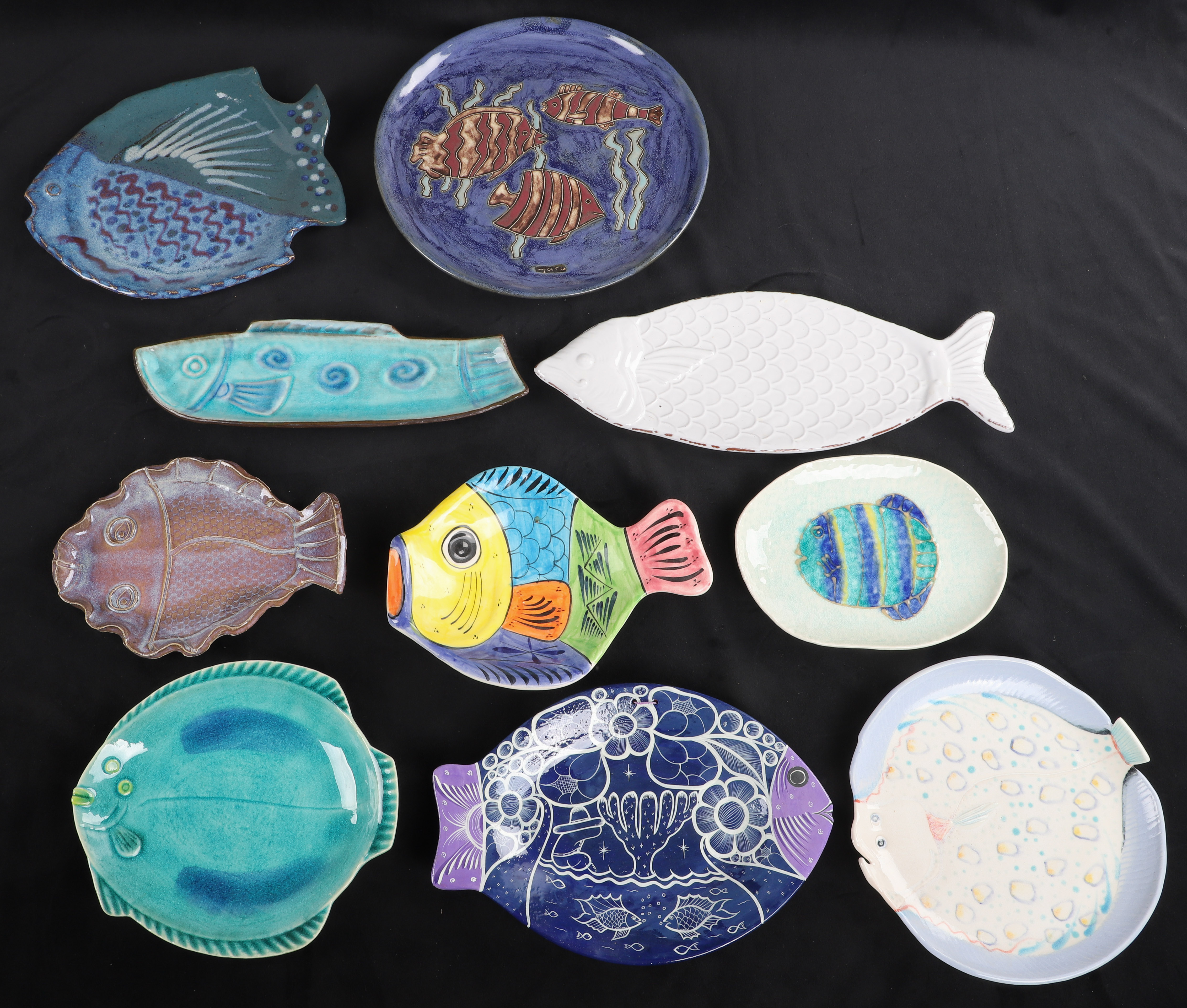 (10) Porcelain & pottery fish