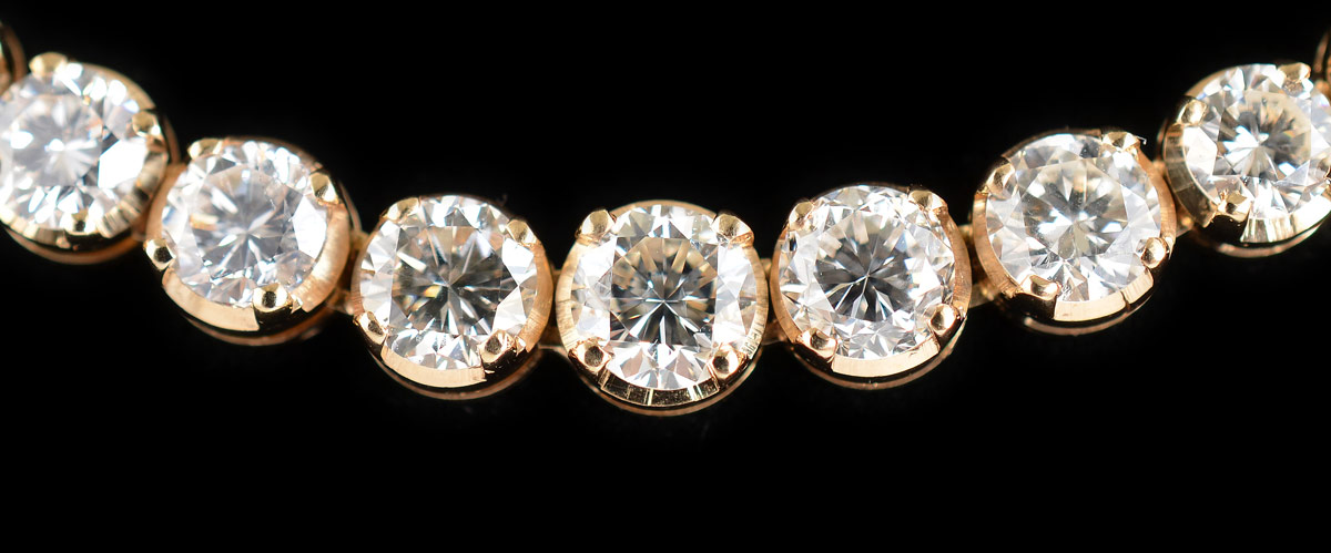 10.37 CTW DIAMOND RIVIERE NECKLACE: