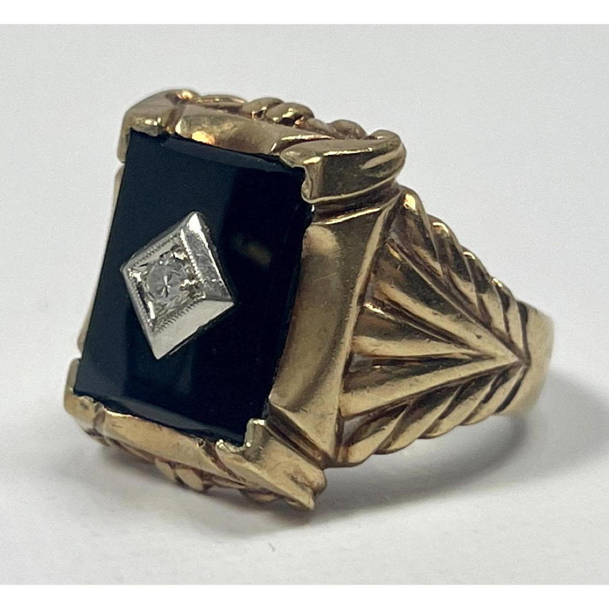 10K Gold Mans Ring set with Onyx