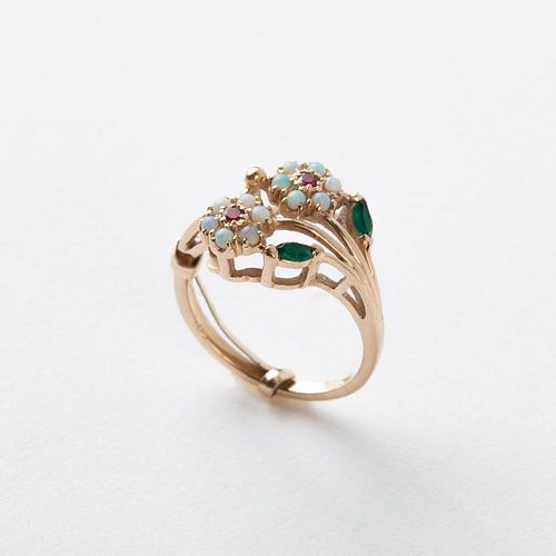 10K OPAL FLOWER RING10k yellow gold