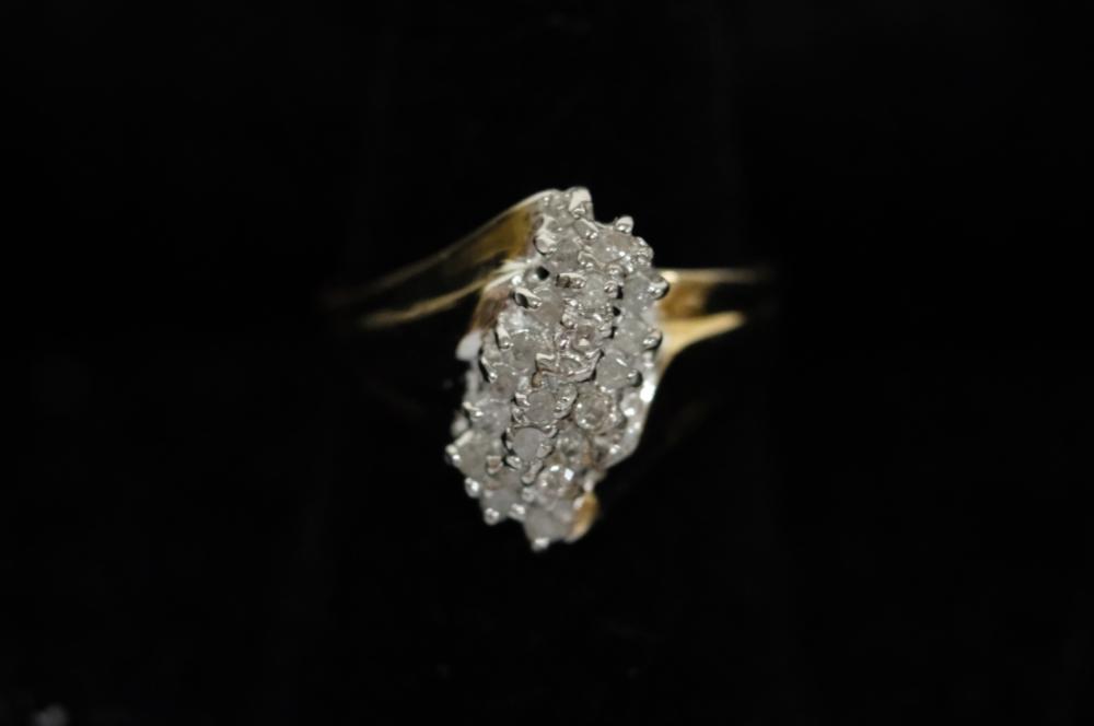 10K YG WHITE DIAMOND RING SZ 7.510k