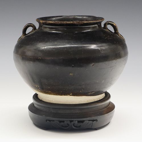 10TH CENTURY CHINESE POTTERY