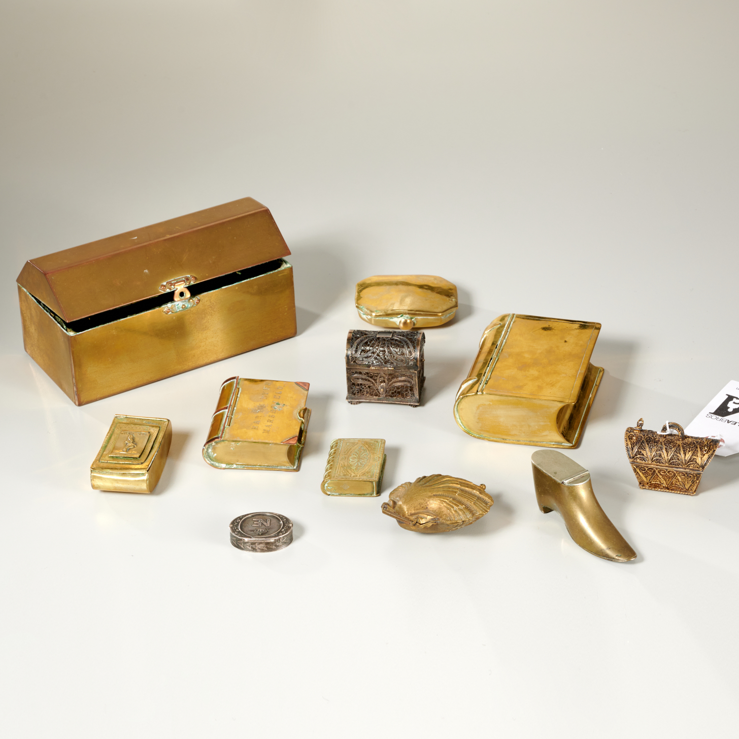 (11) ANTIQUE MINIATURE METALWARE
