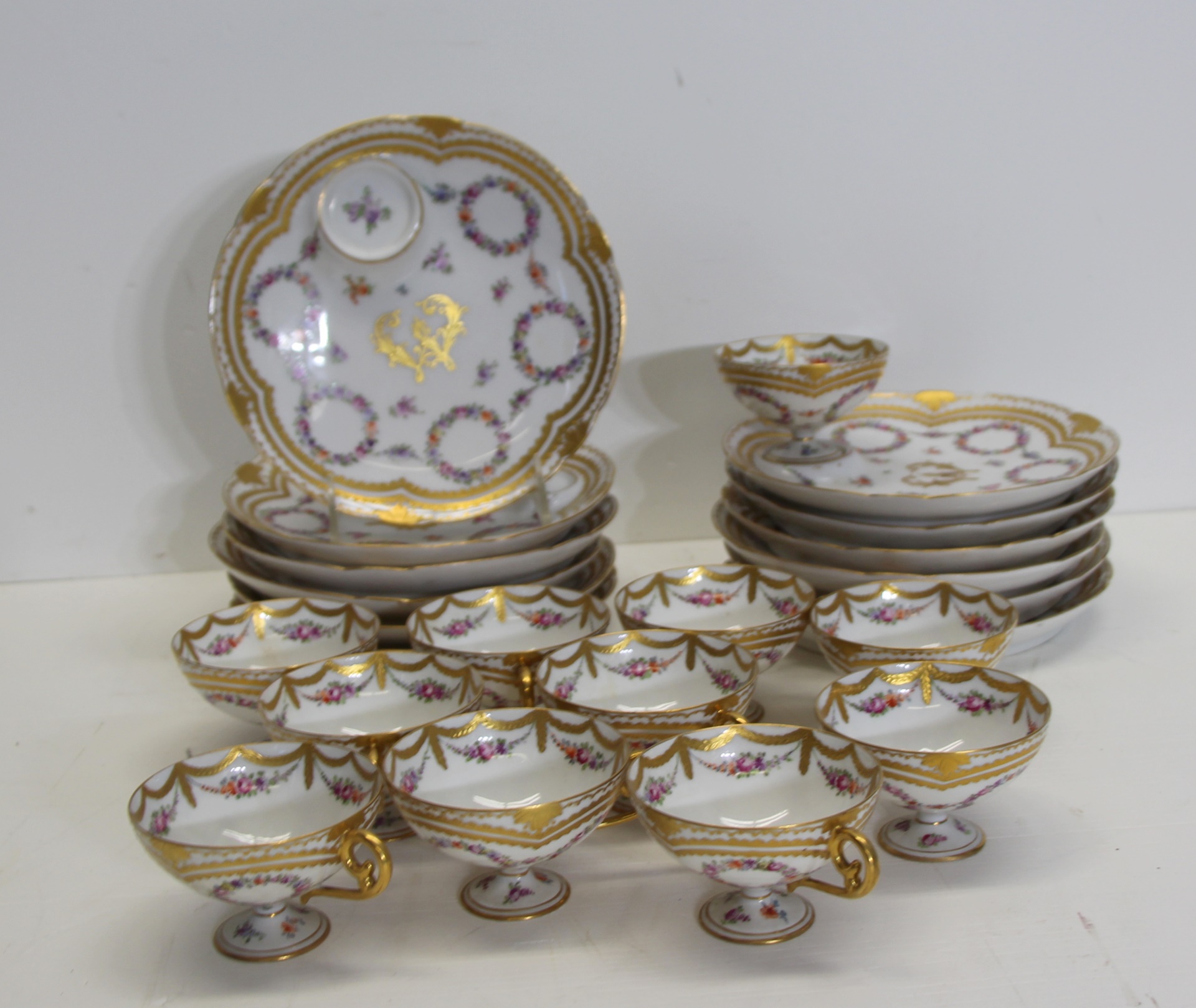11 DRESDEN? PORCELAIN PLATE / CUP