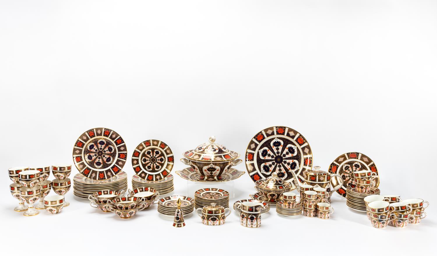 111 PCS, ROYAL CROWN DERBY IMARI