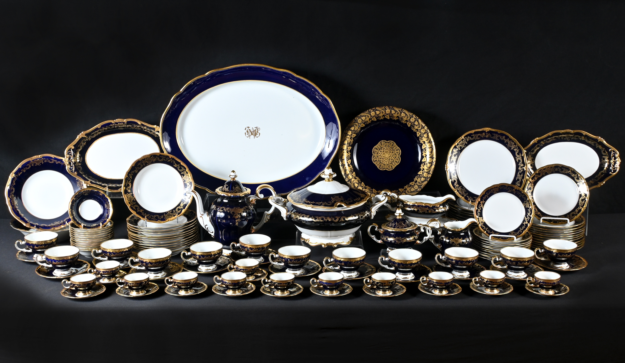 117 PC. COBALT BLUE WEIMAR