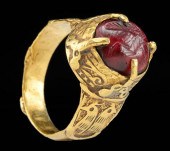 11TH C. PERSIAN GOLD RING GARN