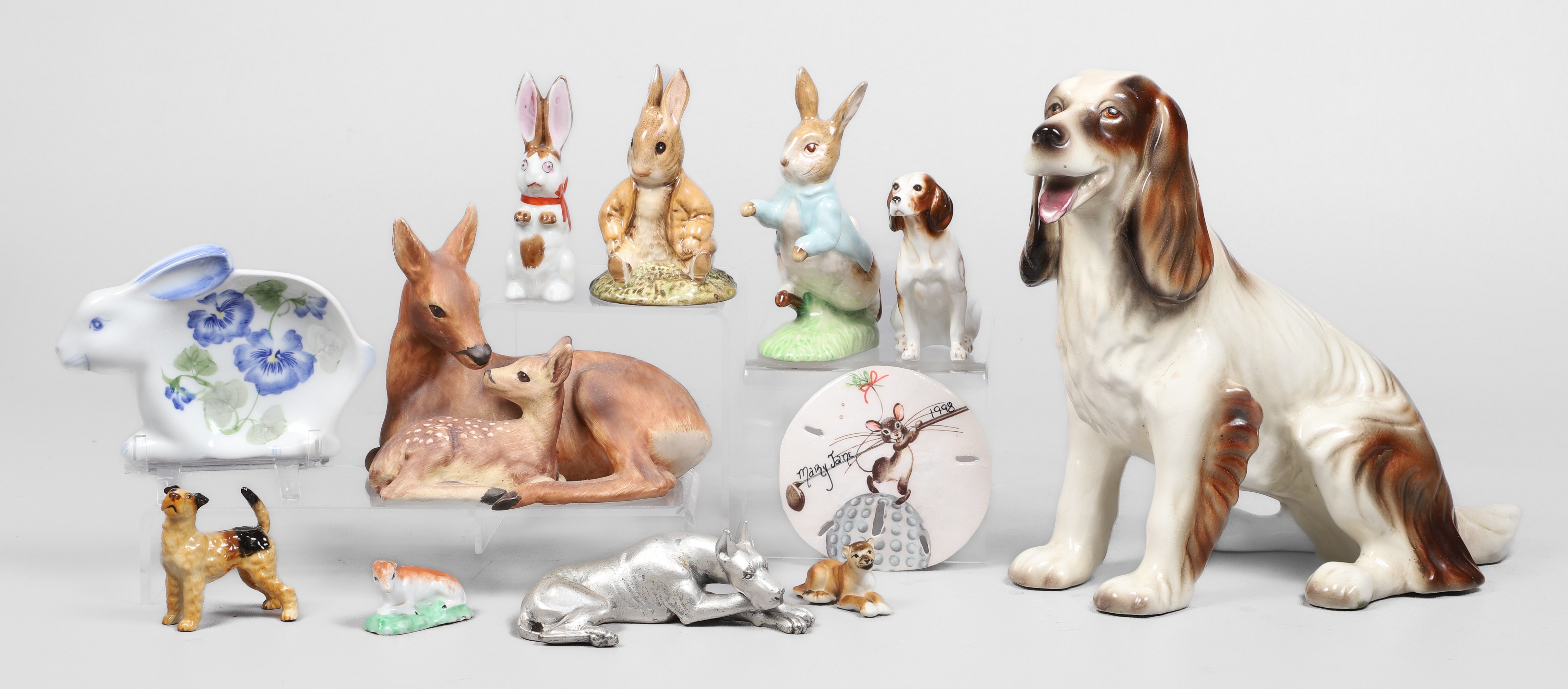 (12) Animal figurines, including