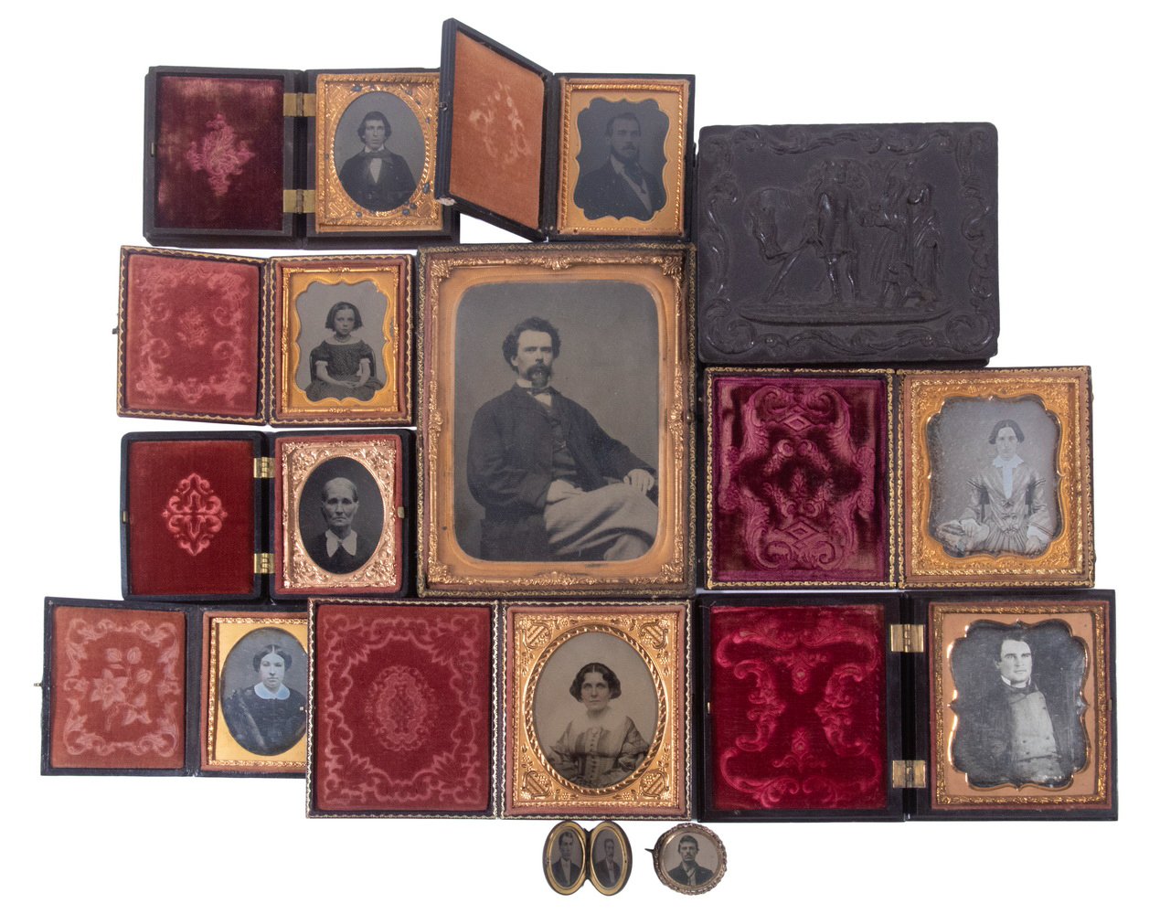(12) ANTIQUE PHOTOGRAPHS