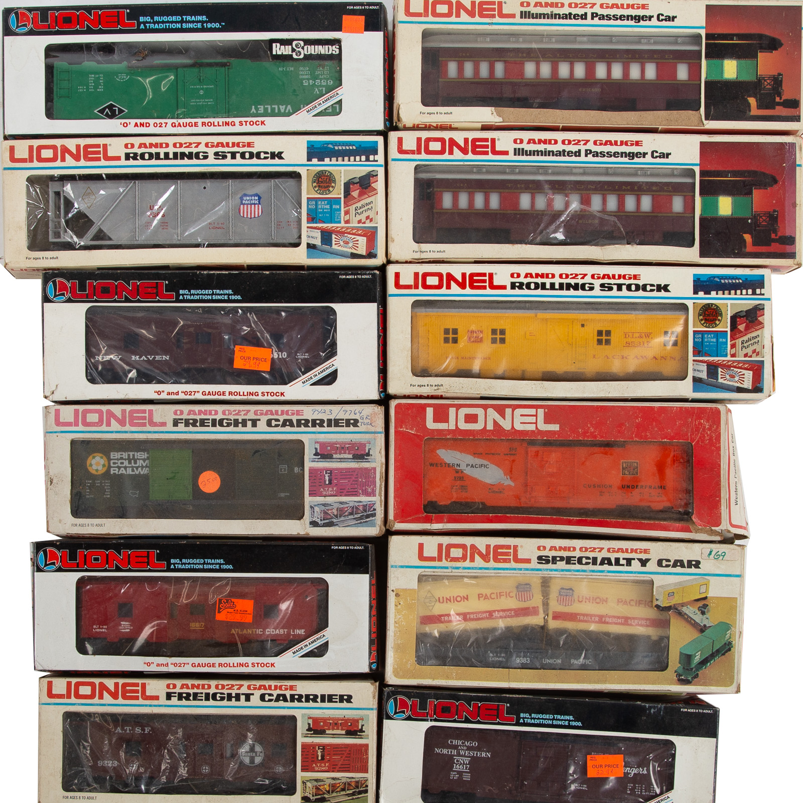 12 LIONEL ASSORTED FREIGHT CARS .