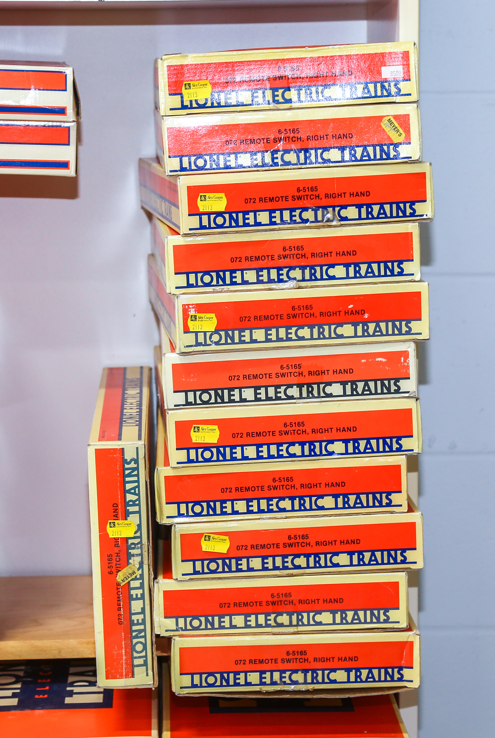 12 LIONEL "O" GAUGE RIGHT HAND