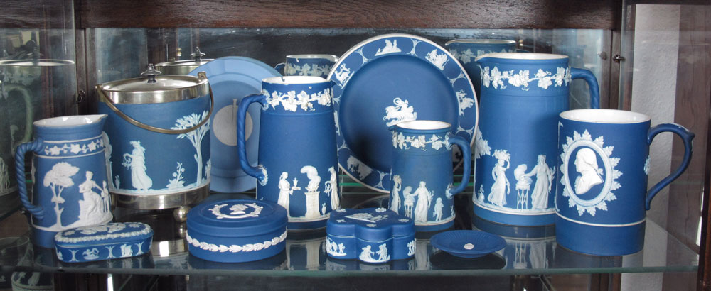12 PIECE GROUP WEDGWOOD DARK BLUE