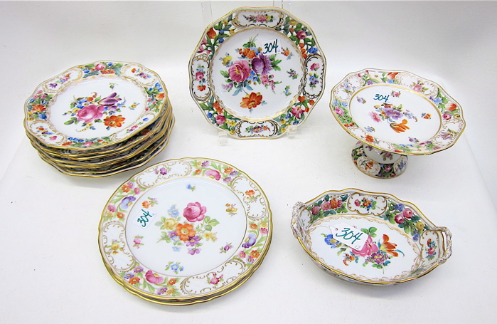 12 PIECES ASSEMBLED SET DRESDEN