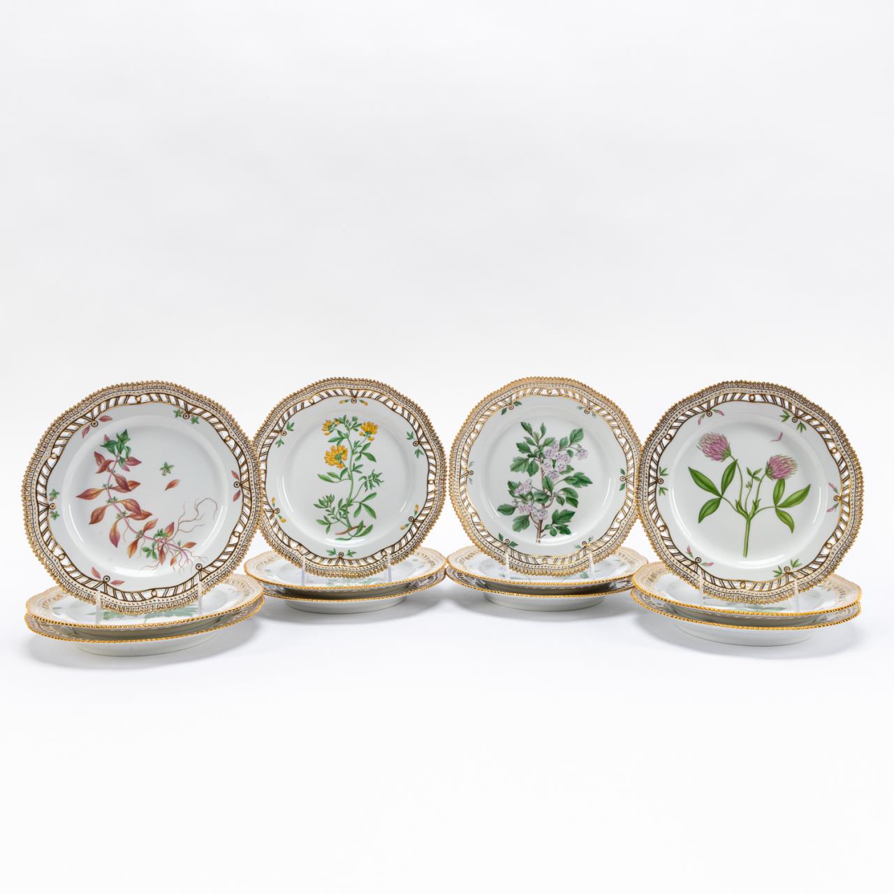 12 ROYAL COPENHAGEN FLORA DANICA