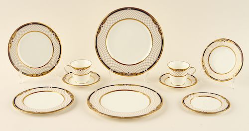 125 PIECES OF NORITAKE PORCELAIN