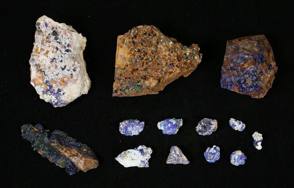 13 AZURITE NATURAL SPECIMEN