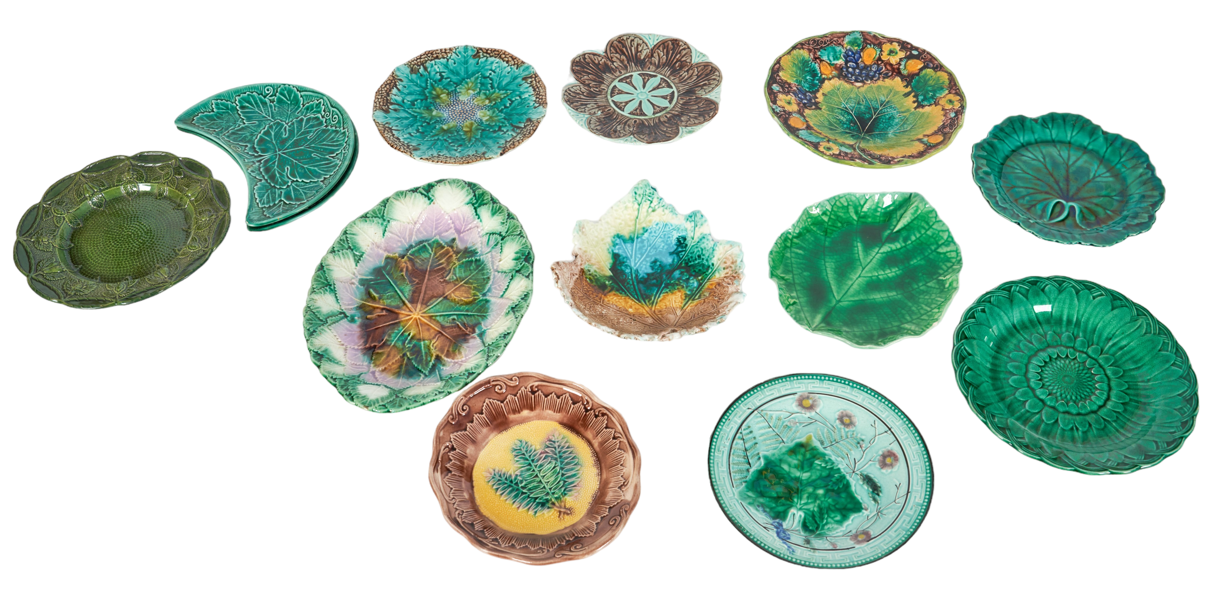 (13) Majolica plates to include