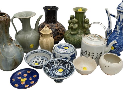 13 PIECE CHINESE PORCELAIN LOT13
