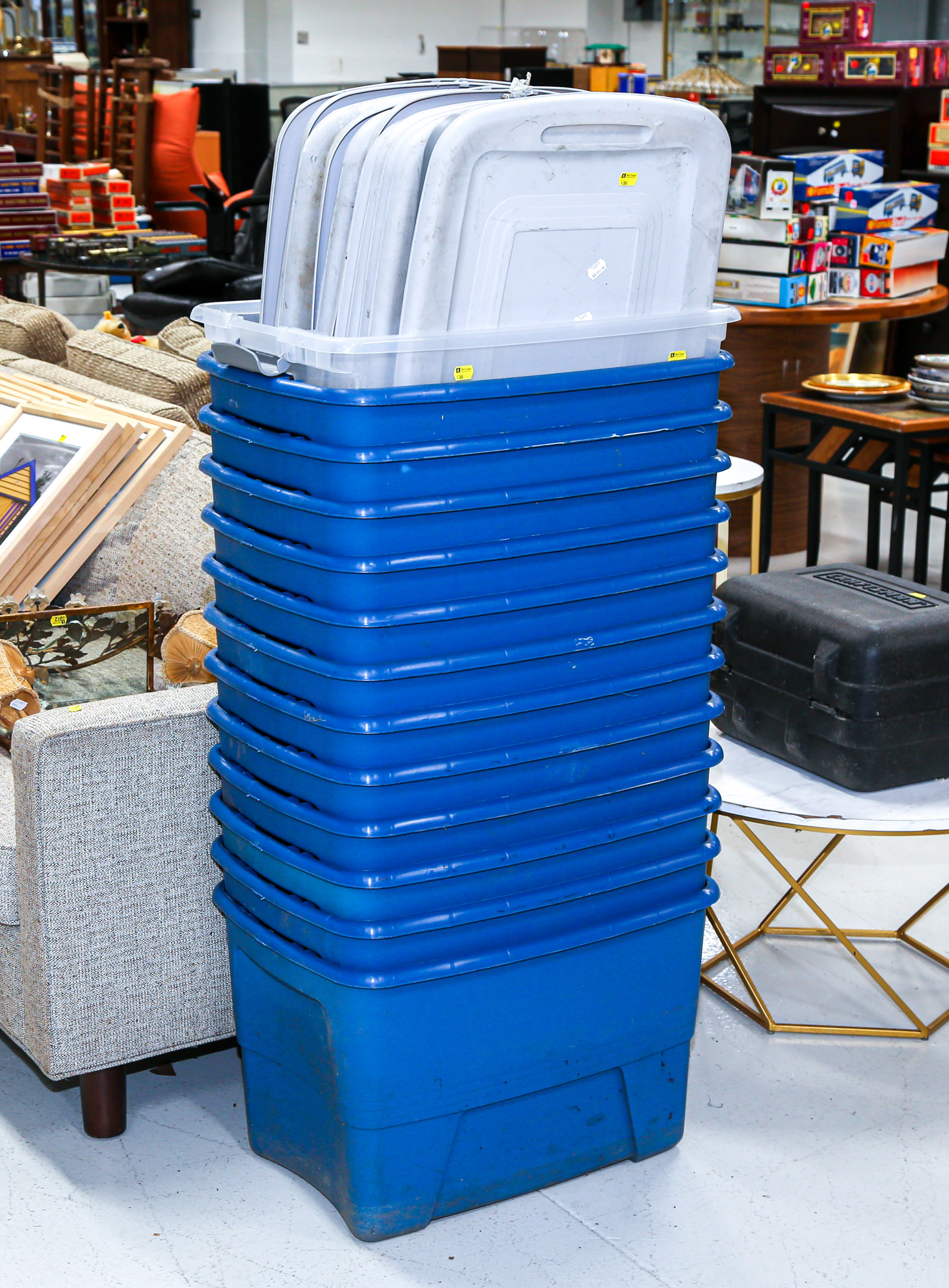 13 PLASTIC TUBS WITH LIDS .