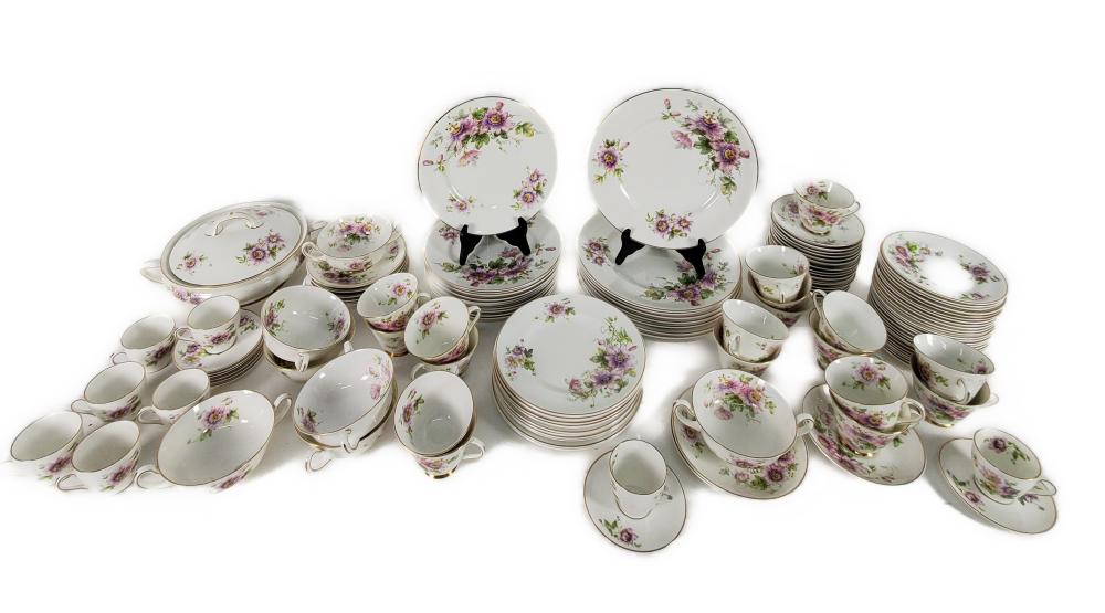 132 PIECE ROYAL DOULTON PASSION