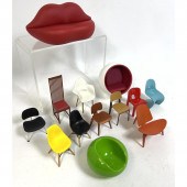 13pc Miniature Modern Dollhous