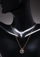 14 KARAT GOLD AND DIAMOND NECK