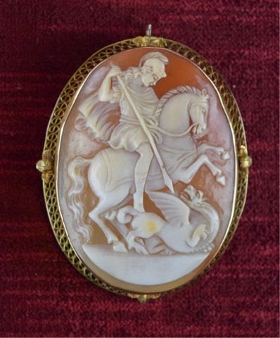 14 KARAT GOLD MOUNTED CAMEO BROOCHA