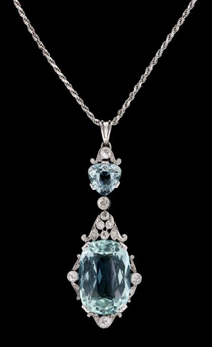 14 karat white gold aquamarine