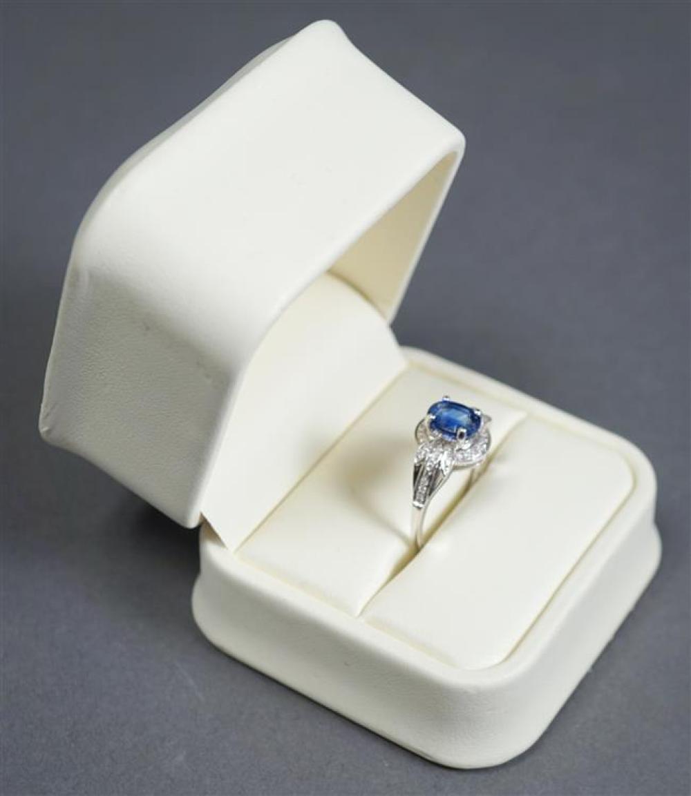 14-KARAT WHITE-GOLD, BLUE