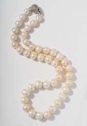 14 KARAT WHITE GOLD, DIAMOND A
