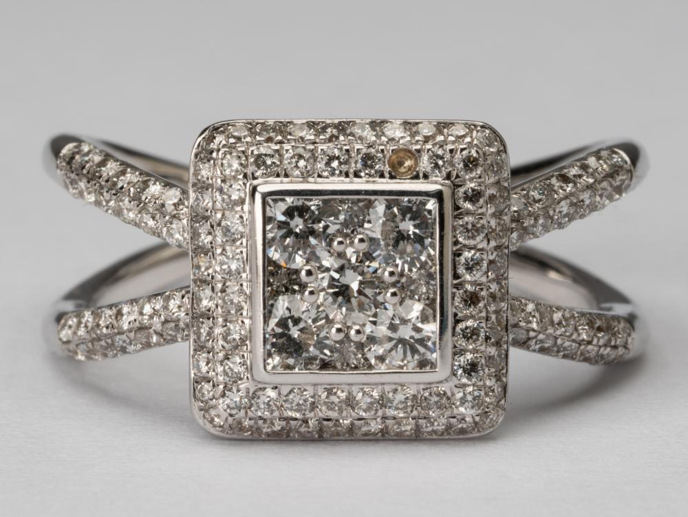 14 KARAT WHITE GOLD DIAMOND RINGThe