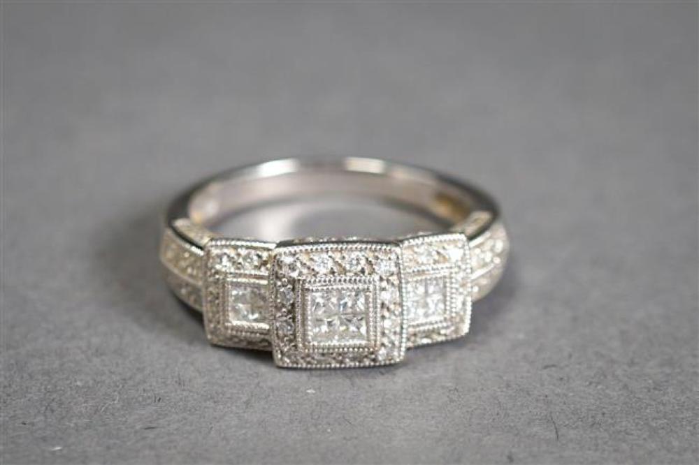 14-KARAT WHITE-GOLD DIAMOND RING,
