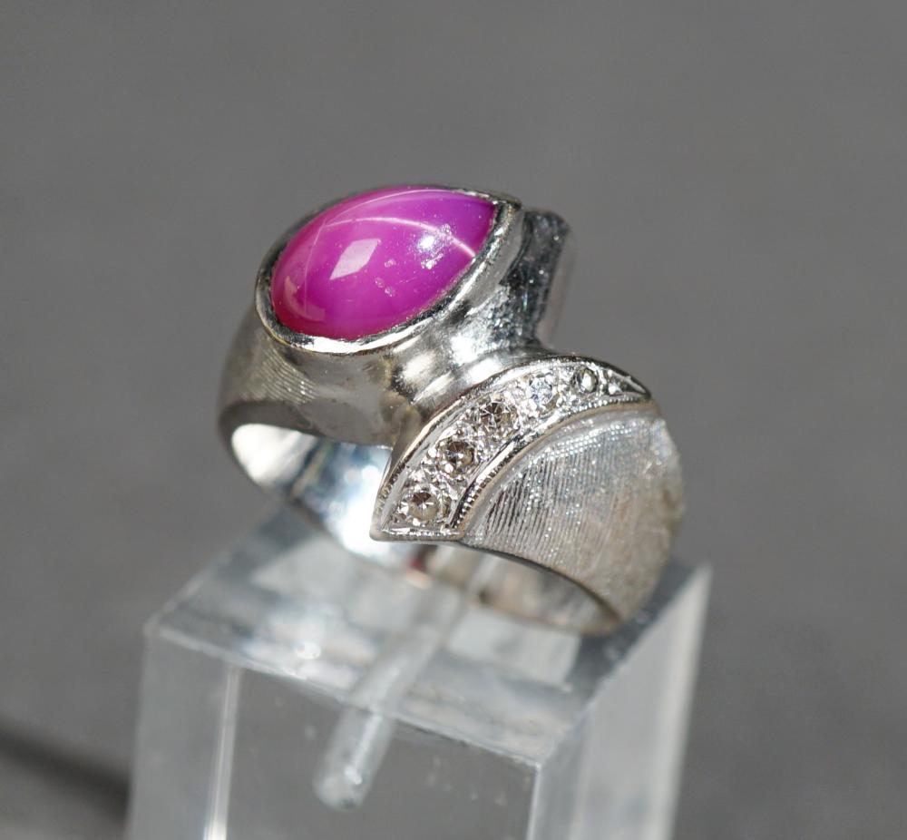 14-KARAT WHITE-GOLD, STAR RUBY