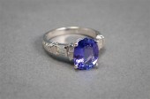 14-KARAT WHITE-GOLD, TANZANITE