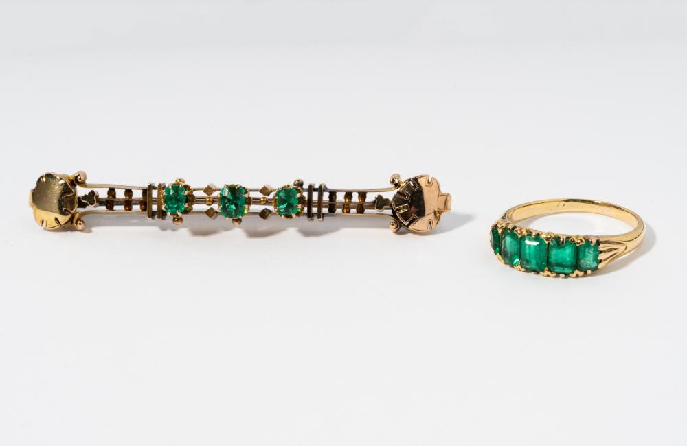 14 KARAT YELLOW GOLD AND EMERALD