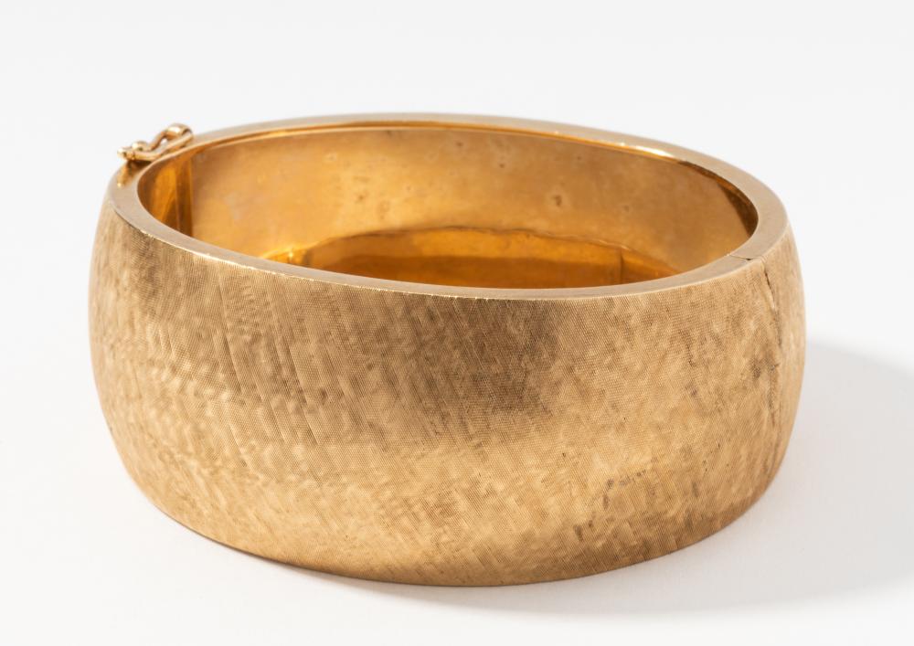 14 KARAT YELLOW GOLD BANGLE