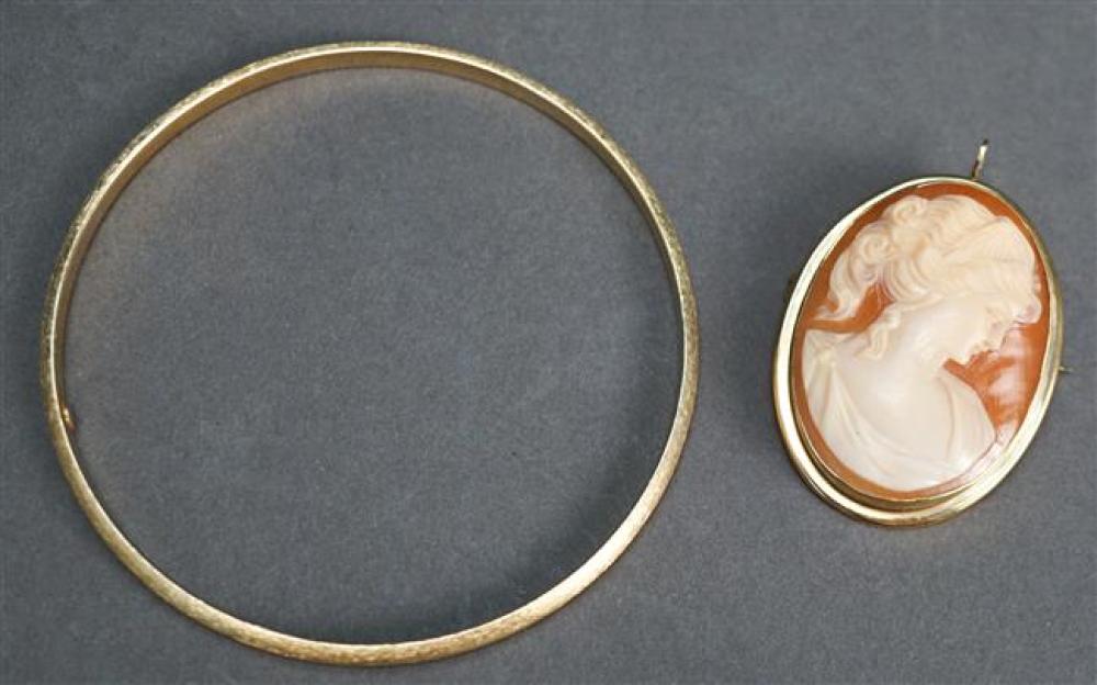 14-KARAT YELLOW-GOLD BANGLE