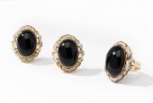 14 KARAT YELLOW GOLD BLACK ONY