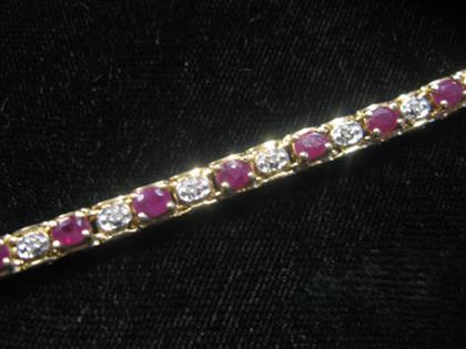 14 karat yellow gold flexible