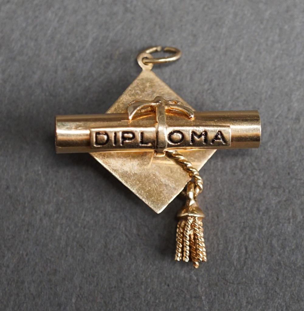 14-KARAT YELLOW-GOLD GRADUATION HAT