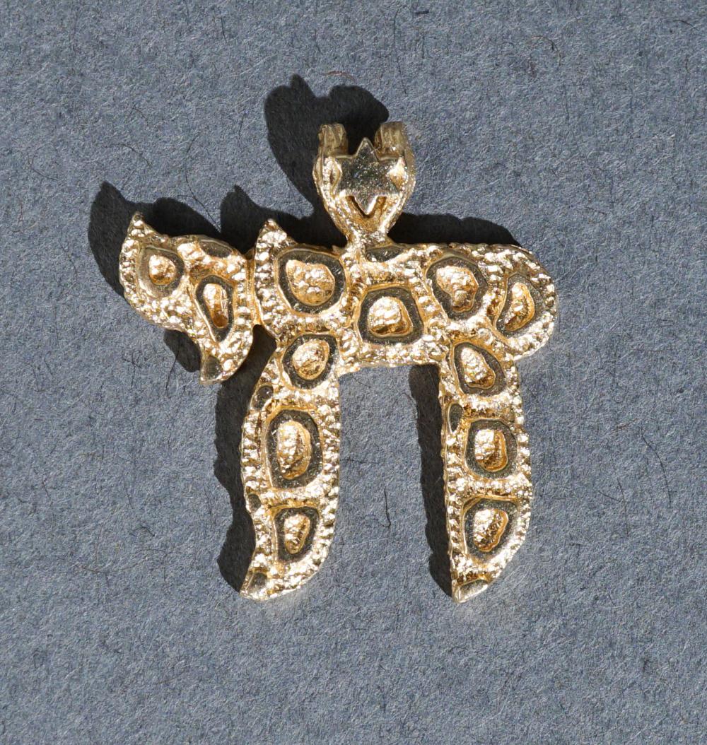14-KARAT YELLOW-GOLD JUDAICA 'CHAI'