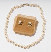 14 KARAT YELLOW GOLD PEARL NEC