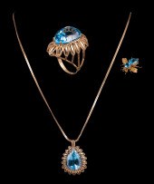 14 KT. GOLD, PEAR-SHAPED BLUE