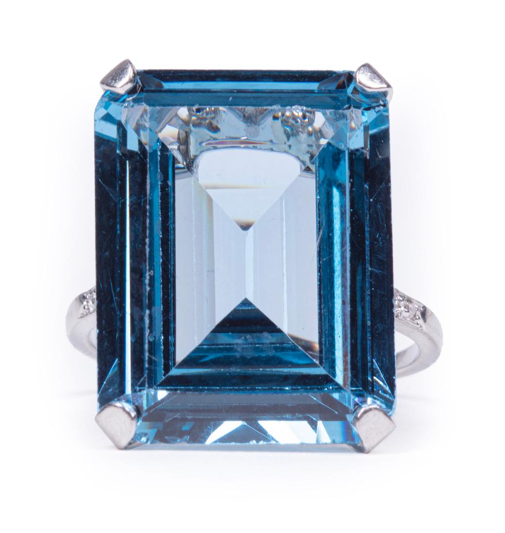 14 KT. WHITE GOLD, BLUE TOPAZ AND
