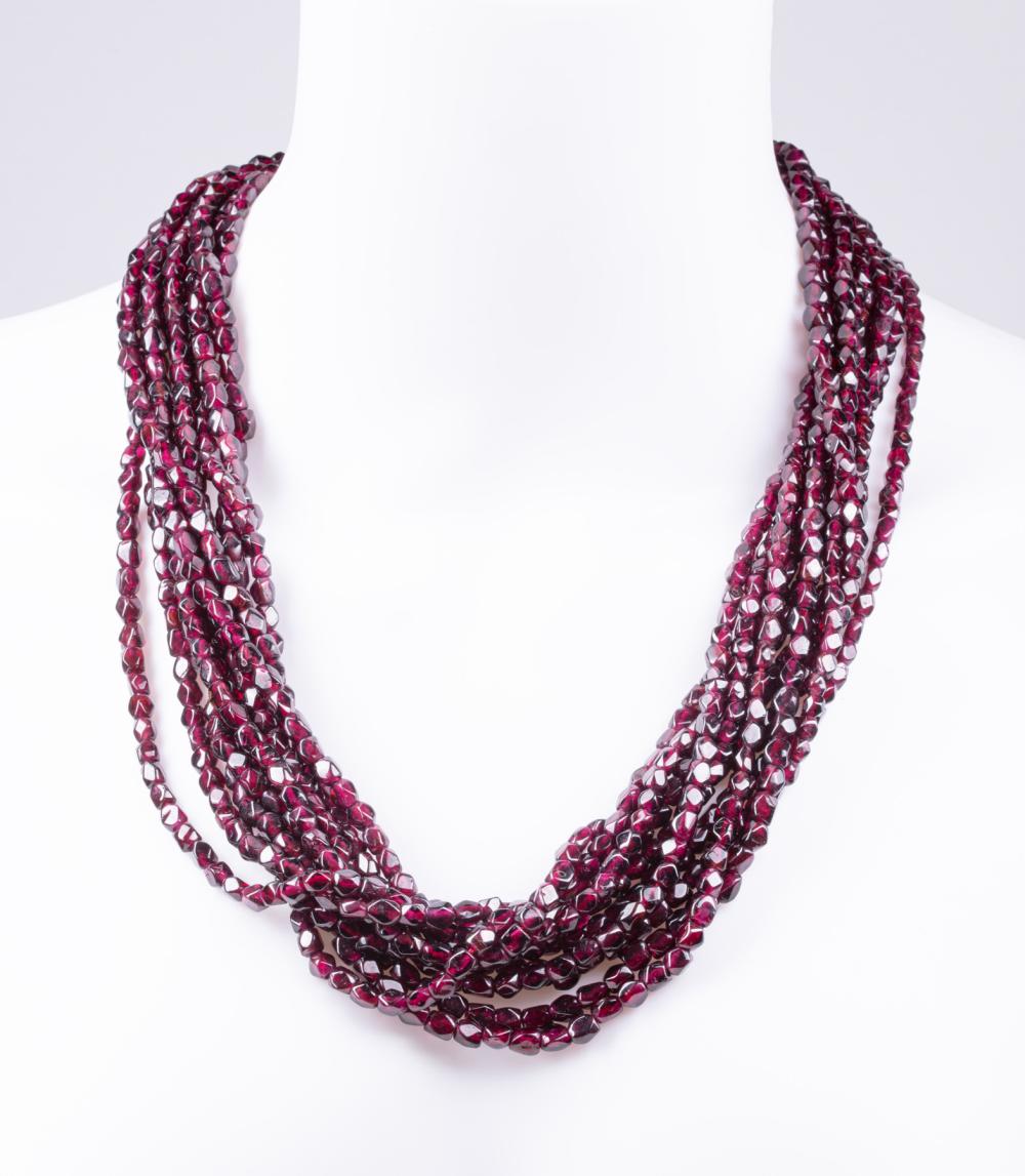 14 KT. YELLOW GOLD AND GARNET