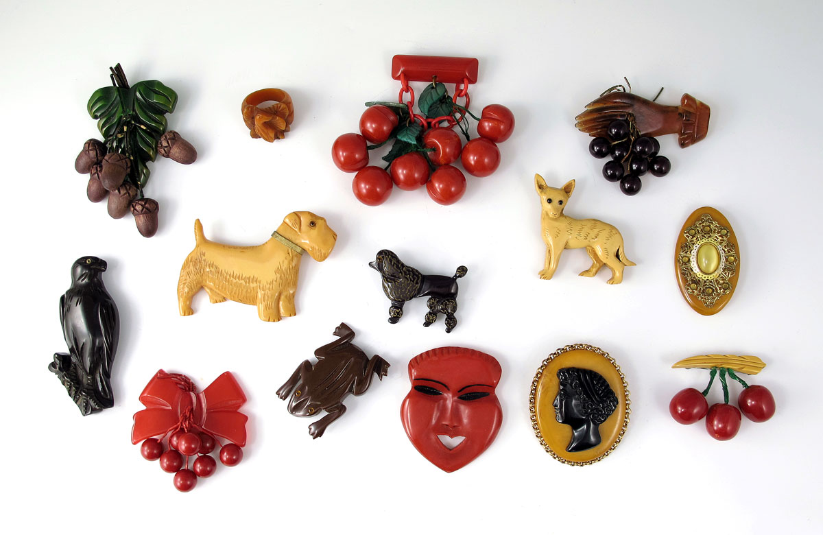 14 piece BAKELITE ANIMAL AND CHERRY