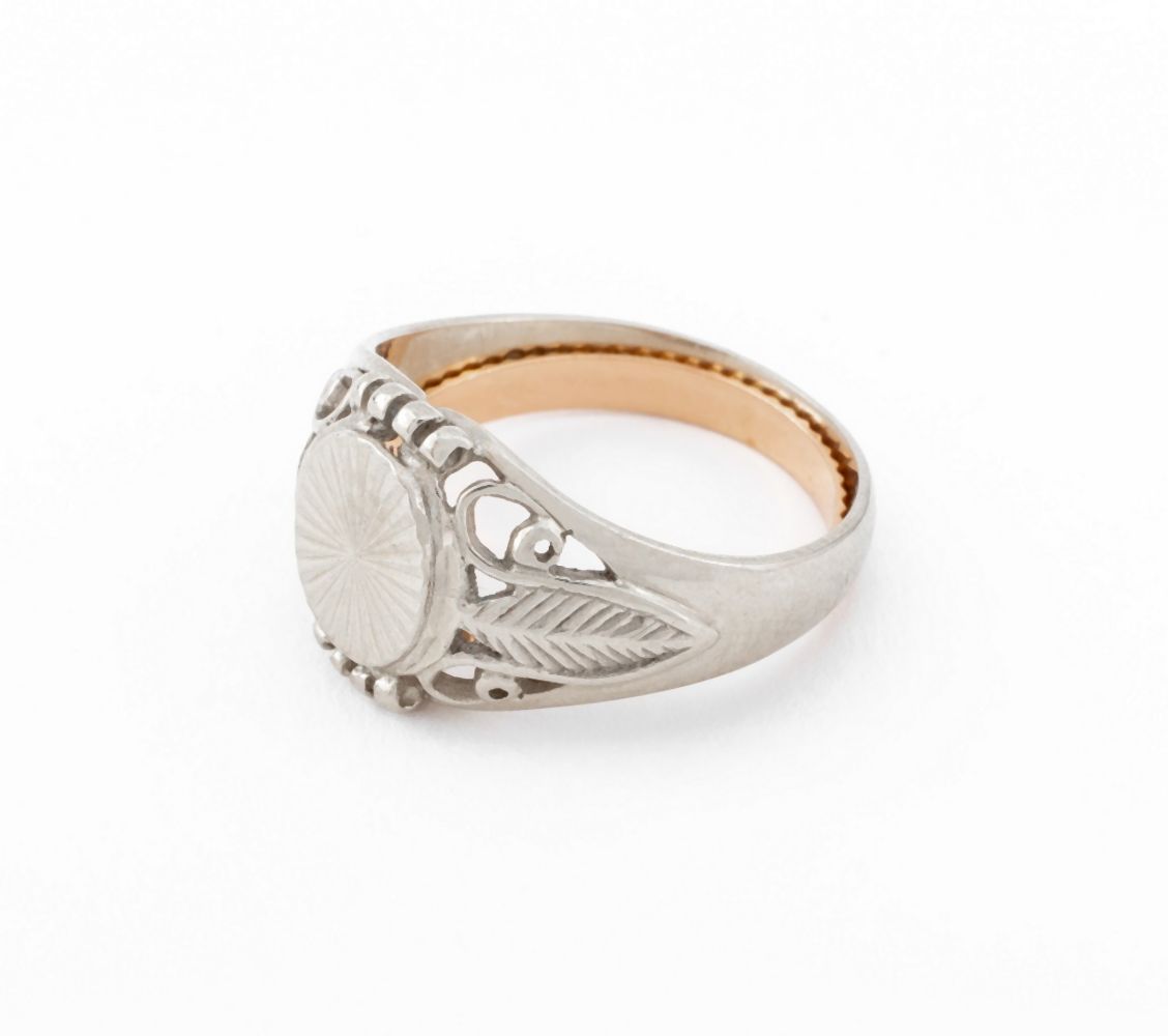 14K & 18K GOLD RINGS SET Two rings,