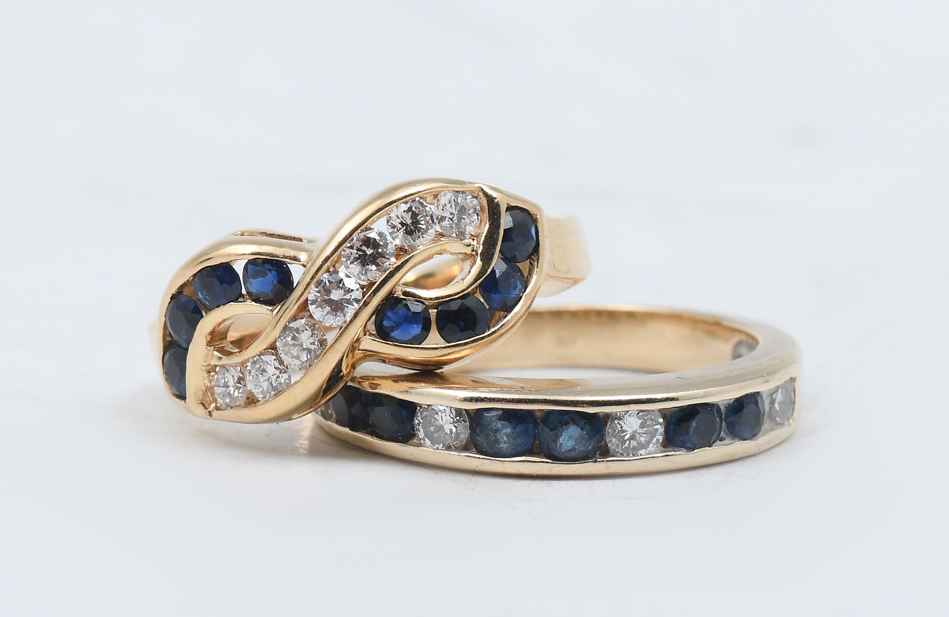 14K / 18K SAPPHIRE & DIAMOND BAND