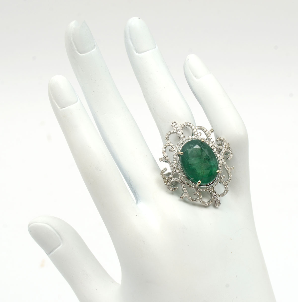 14K 24.73 CT ZAMBIAN EMERALD &