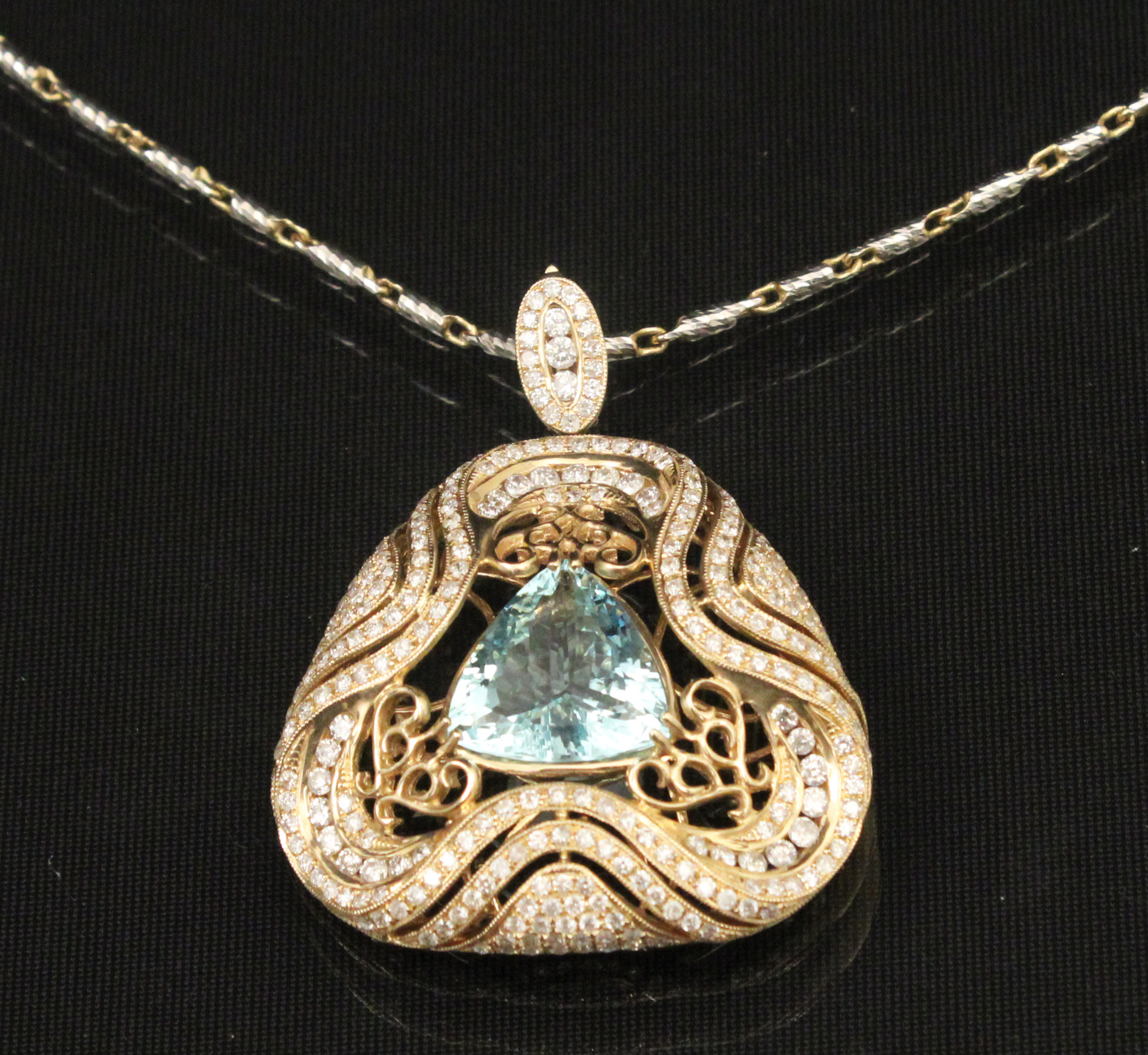 14K 4.84 CTS. AQUAMARINE &